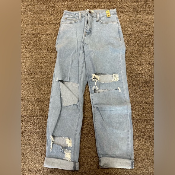Vibrant Denim - NWT Vibrant MIU Distressed Jeans